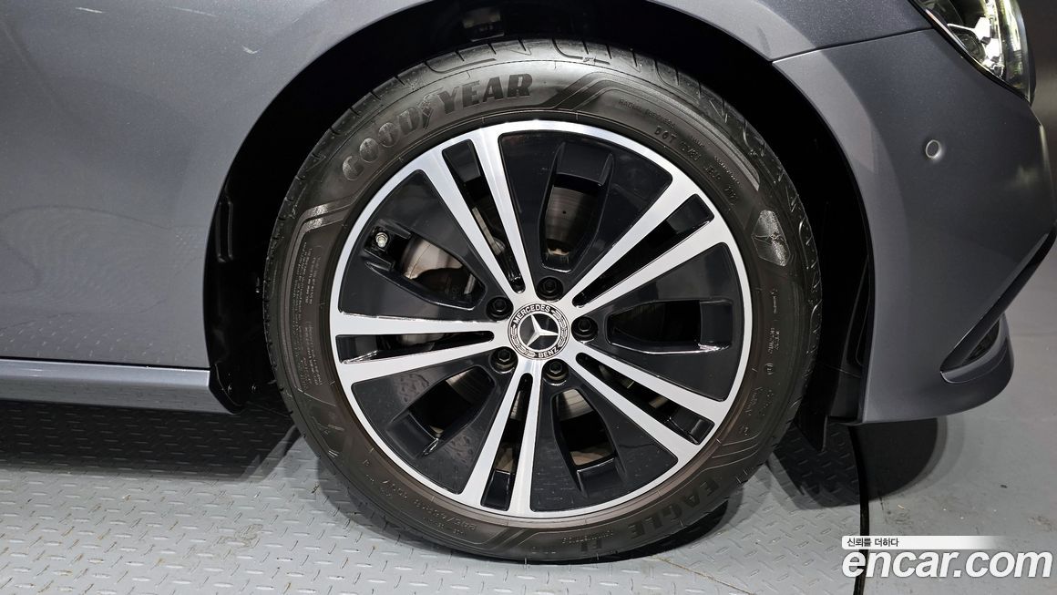 Mercedes-Benz E-Class E250 Avantgarde, 2022