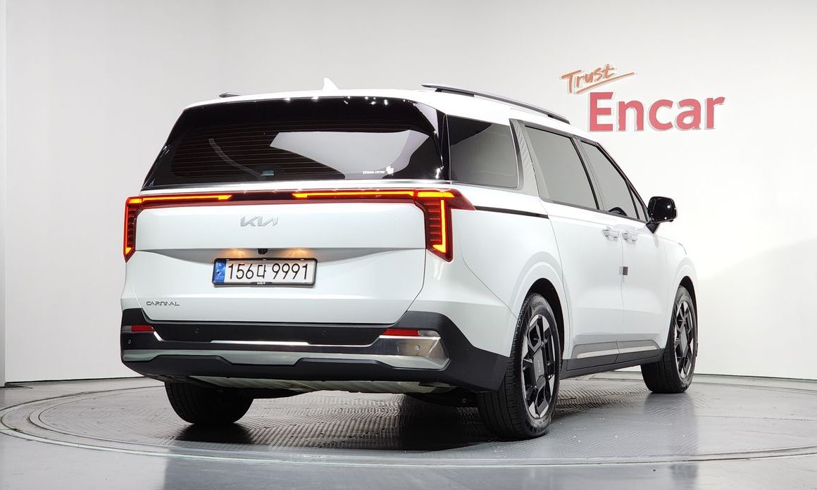 Kia Carnival 9-Seater Signature, 2025