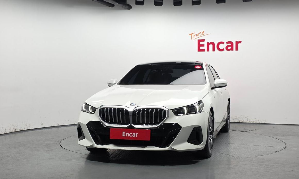 BMW 5-Series 520i M Sport, 2025