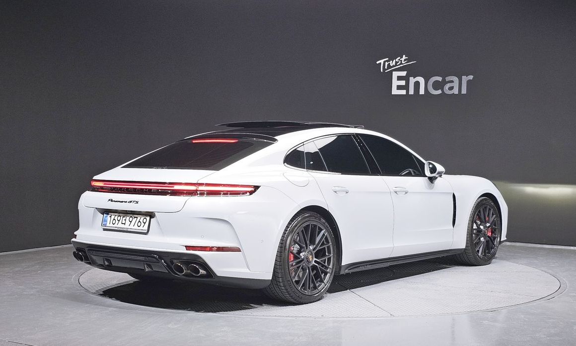 Porsche Panamera 4.0 GTS, 2025