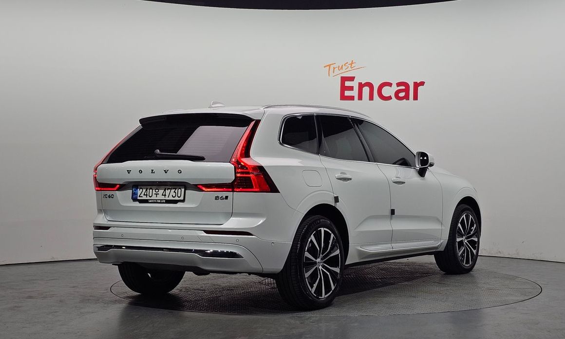 Volvo XC60 B6 Ultimate Bright, 2023