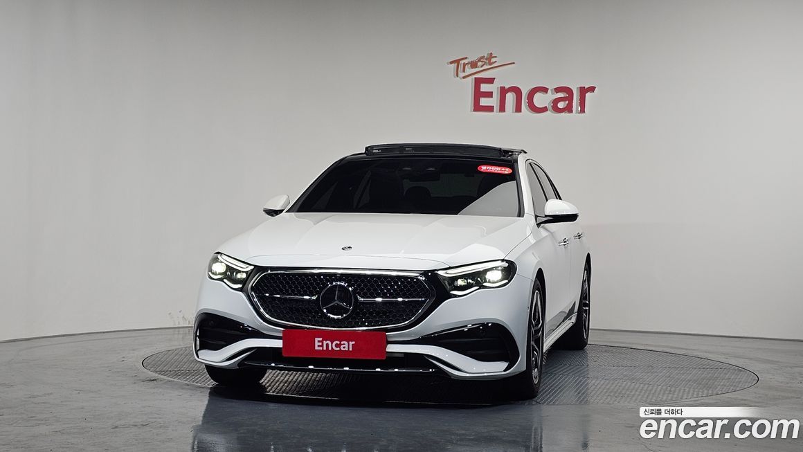 Mercedes-Benz E-Class E300 4MATIC AMG Line, 2024