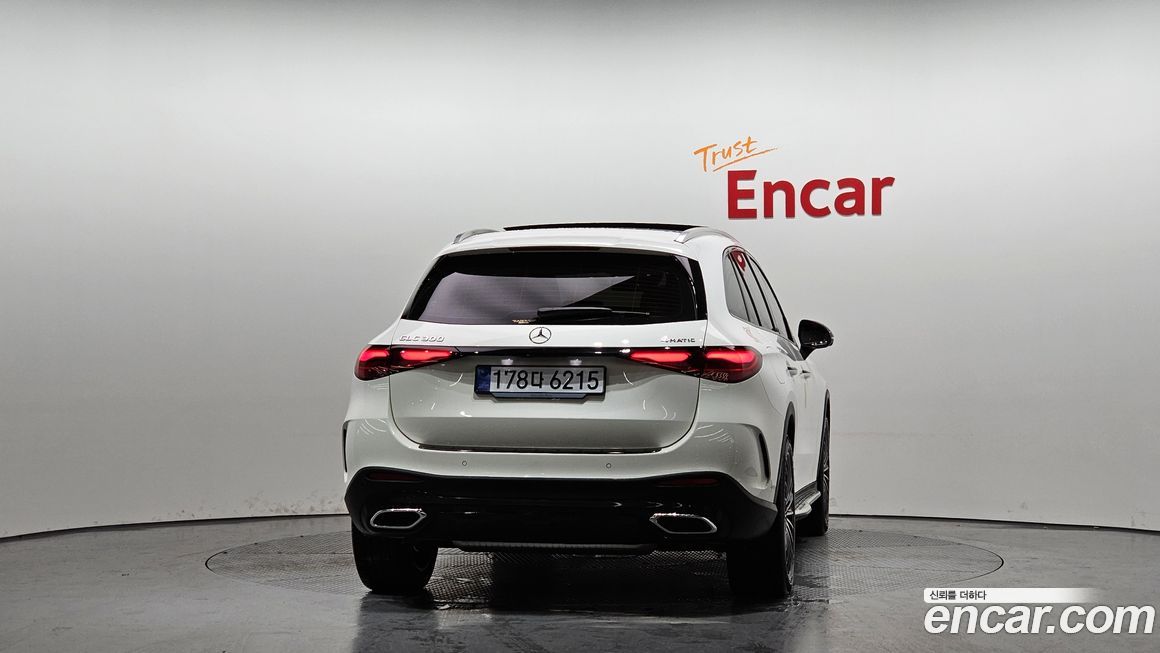 Mercedes-Benz GLC-Class GLC300 4MATIC AMG Line, 2025