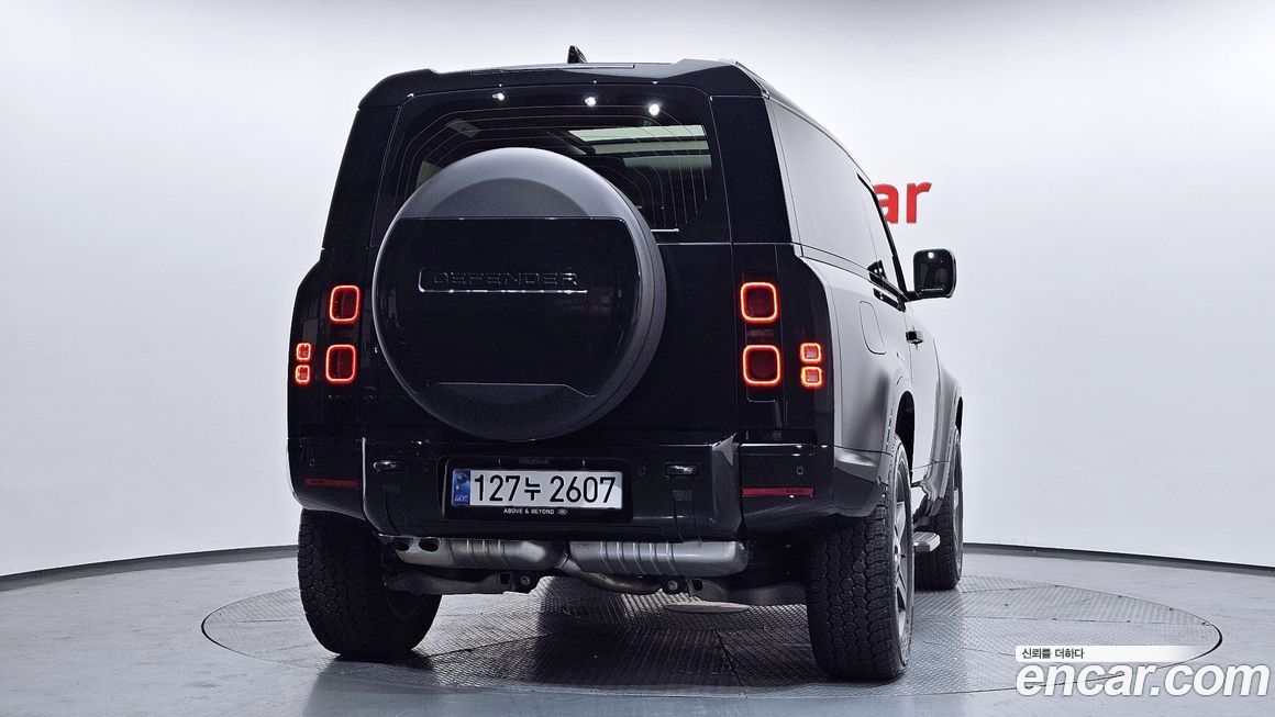 Land Rover Defender 90 D250 X-Dynamic SE, 2025