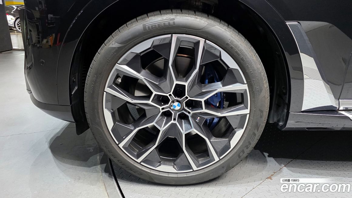 BMW X7 xDrive 40i M Sport 6STR, 2025