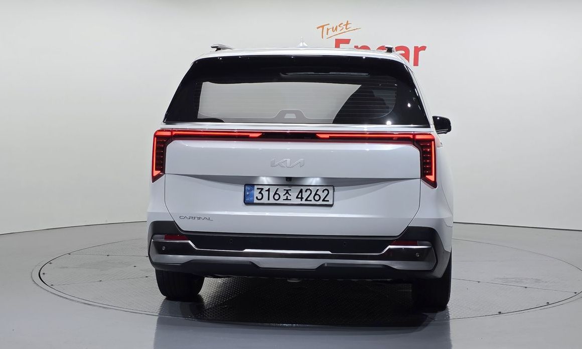 Kia Carnival 7-Seater Signature, 2024