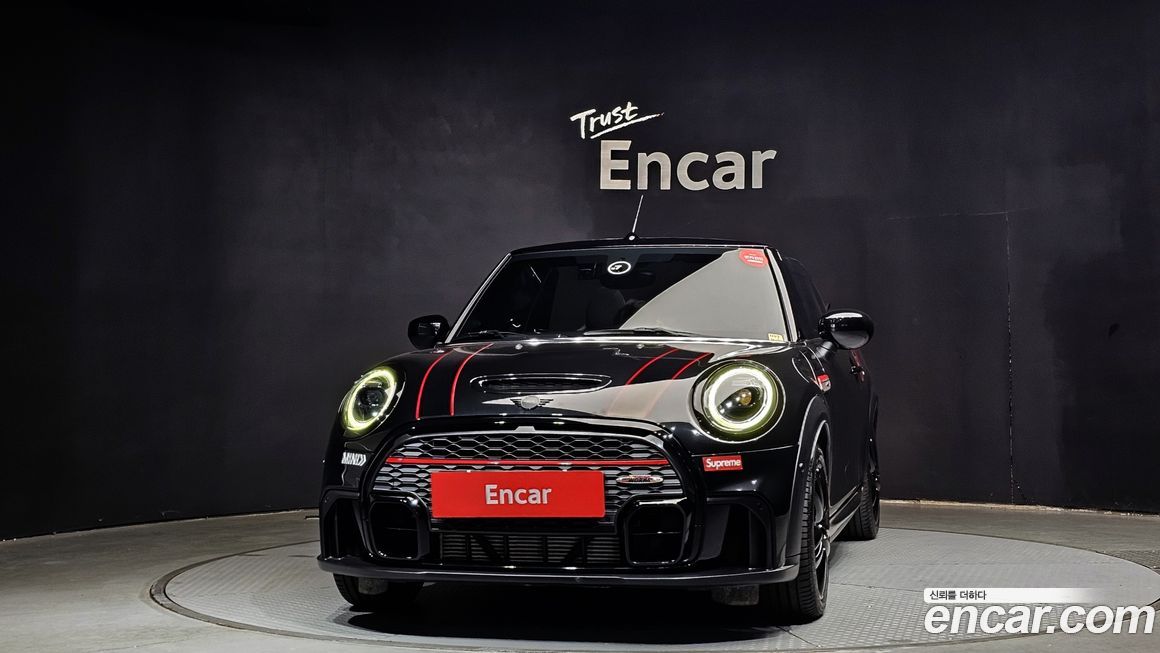 Mini Cooper Convertible JCW, 2023