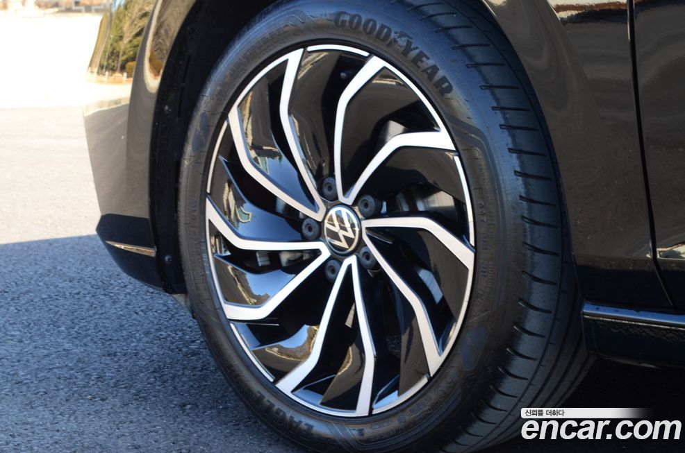 Volkswagen Golf 2.0 TDI Prestige, 2024