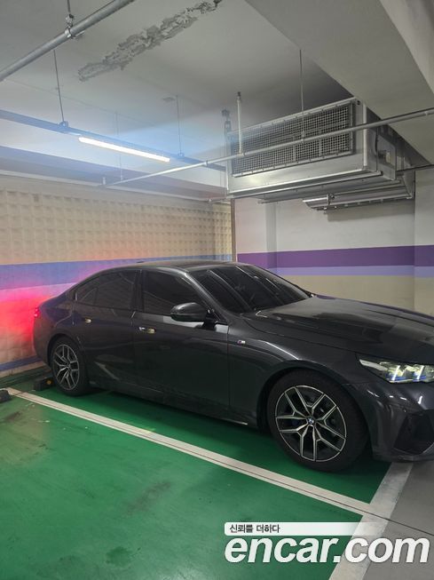 BMW 5-Series 520i M Sport, 2025