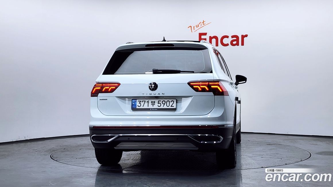 Volkswagen Tiguan 2.0 TSI Prestige, 2022