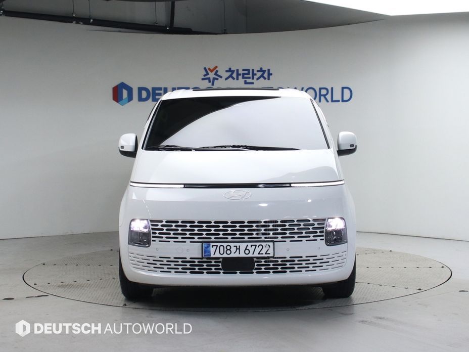 Hyundai Staria Tourer 11-Seater, 2025