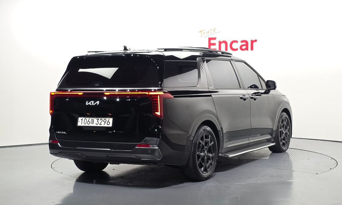 Kia Carnival 7-Seater Gravity, 2024