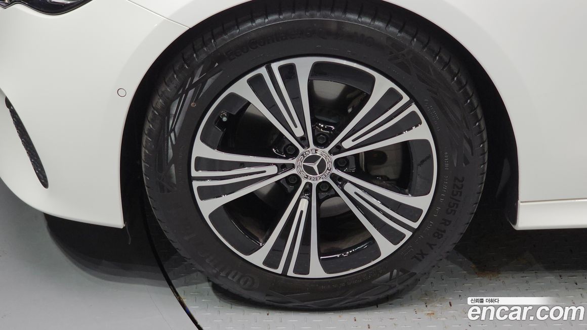 Mercedes-Benz E-Class E200 Avantgarde, 2025