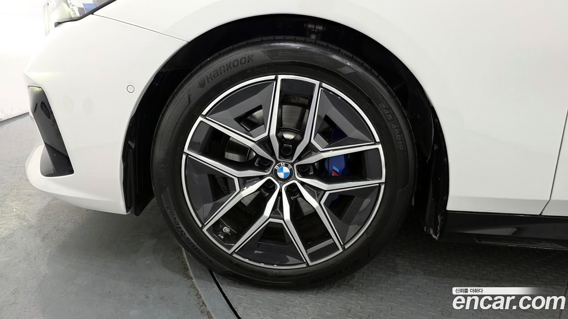 BMW 5-Series 520i M Sport, 2025