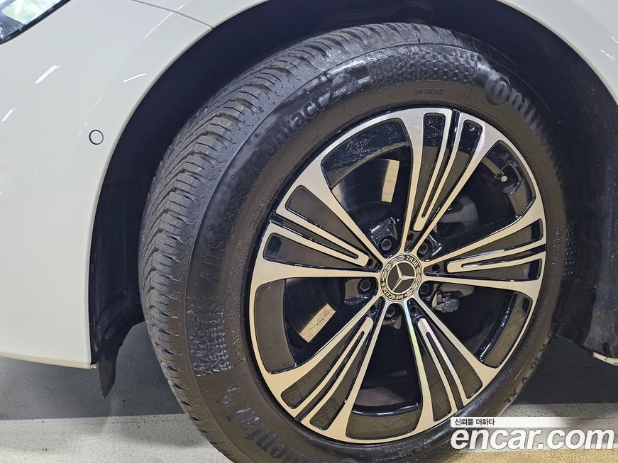 Mercedes-Benz E-Class E200 Avantgarde, 2025