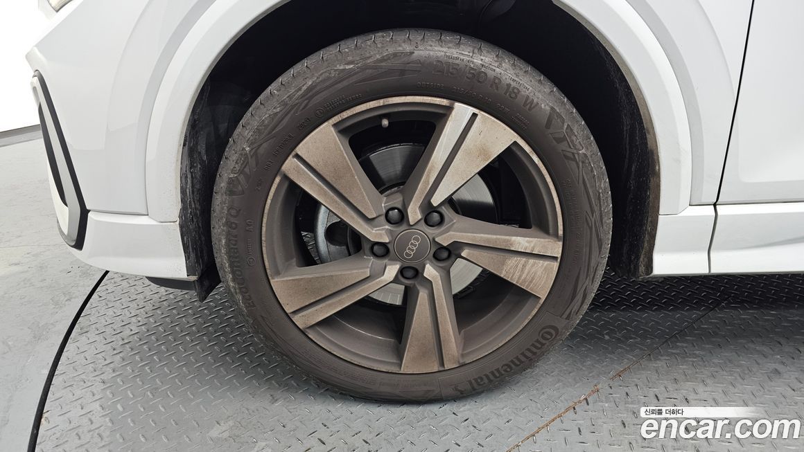 Audi Q2 35 TDI Premium, 2023