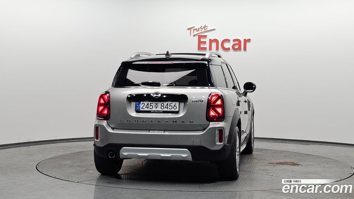 Mini Countryman Classic Plus Launch Pack, 2023