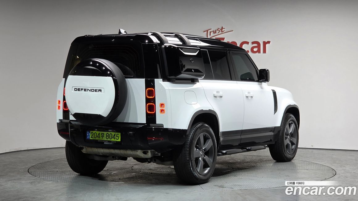 Land Rover Defender 110 P300 X-Dynamic SE, 2024