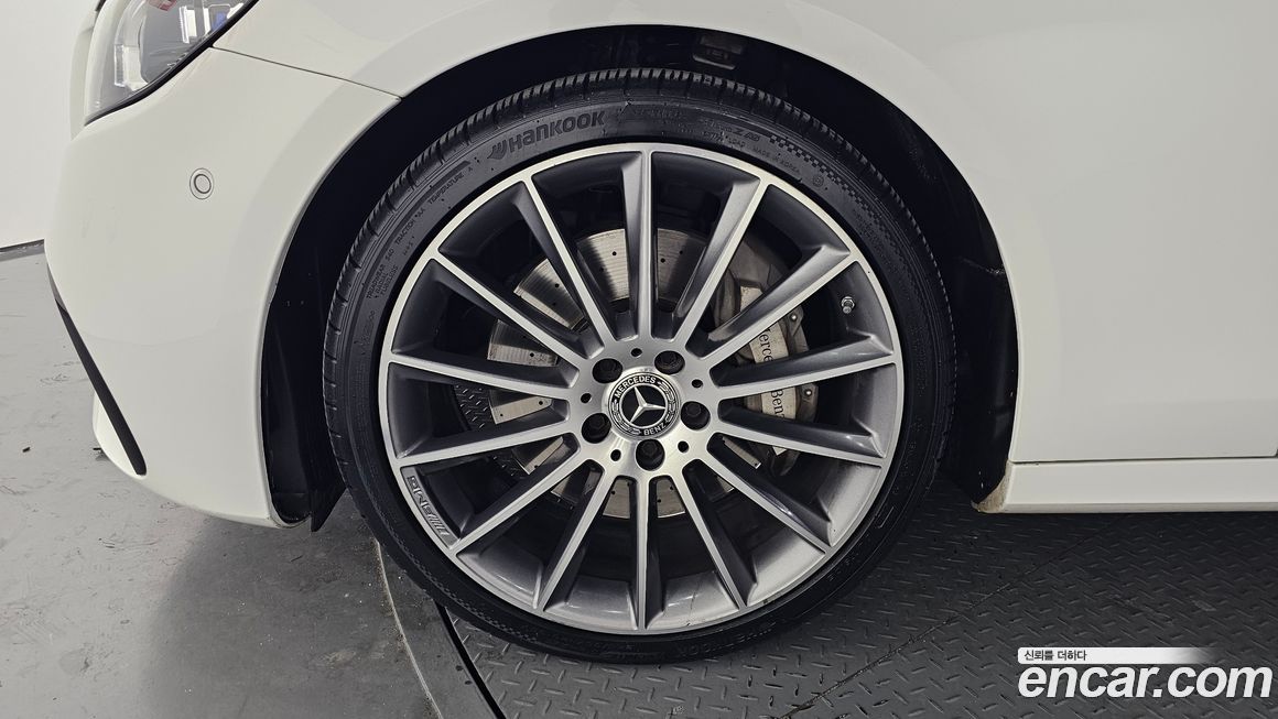 Mercedes-Benz E-Class E350 4MATIC AMG Line, 2022