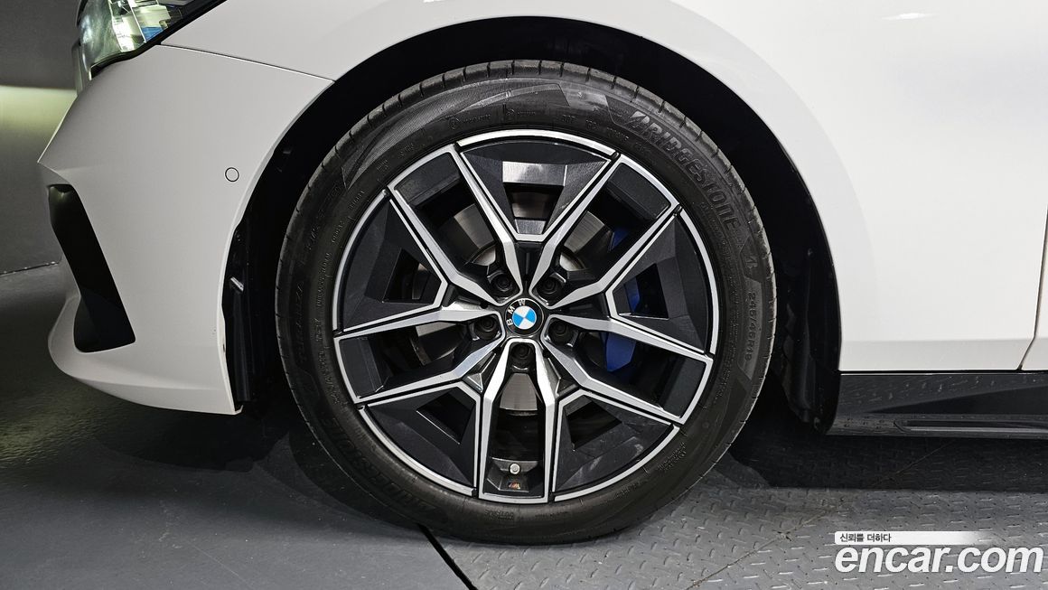 BMW 5-Series 523d xDrive M Sport, 2025