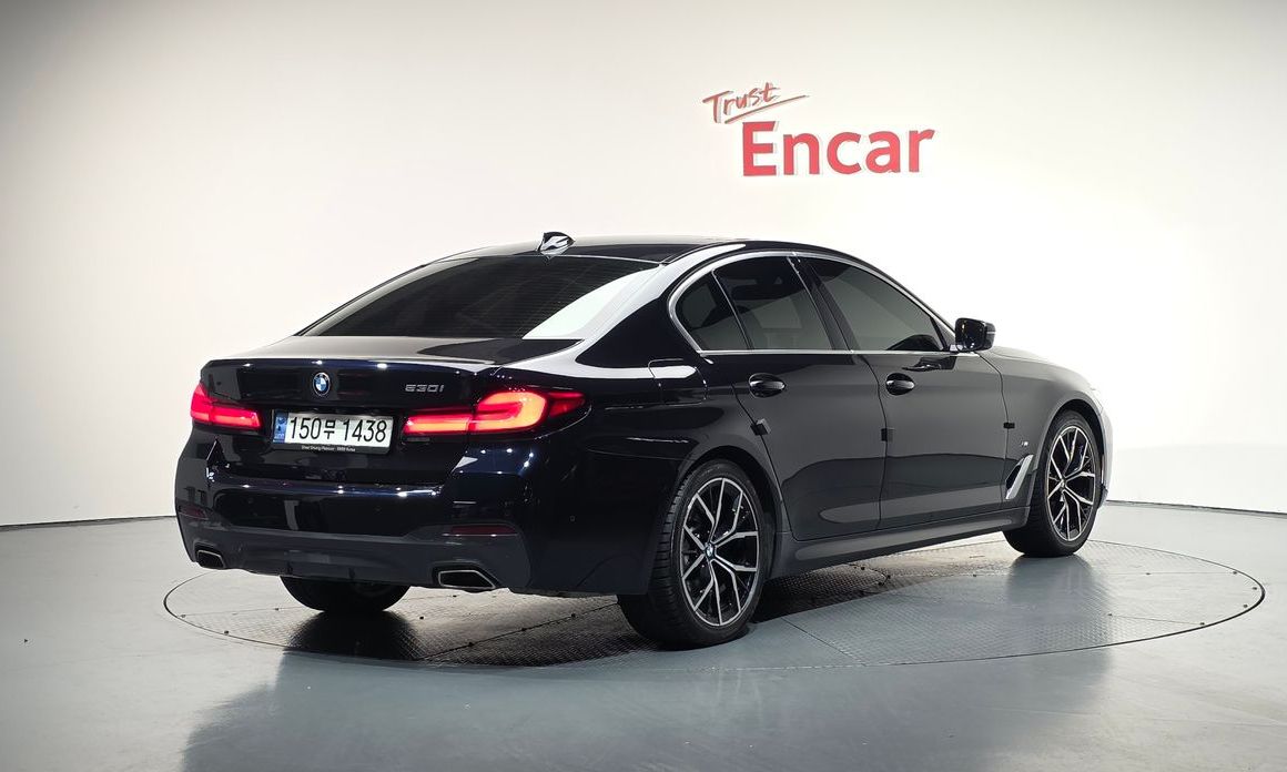 BMW 5-Series 530i M Sport Package, 2023