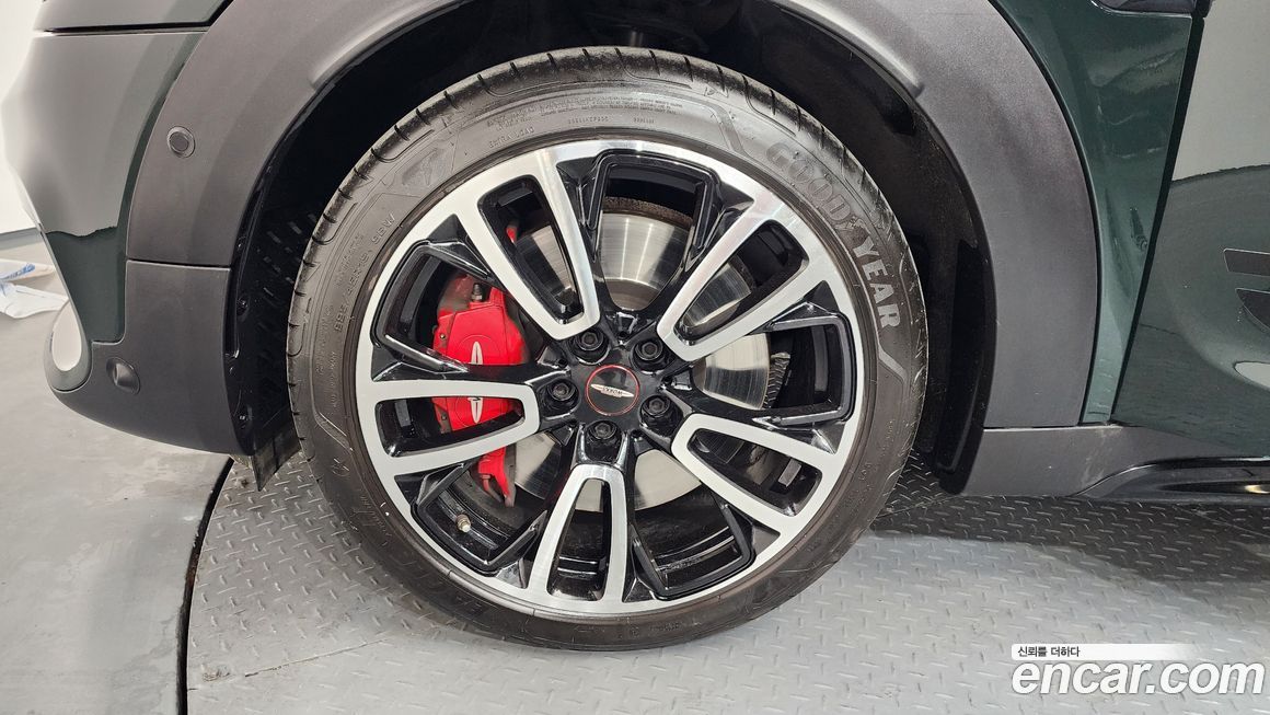 Mini Countryman JCW Launch Pack, 2023