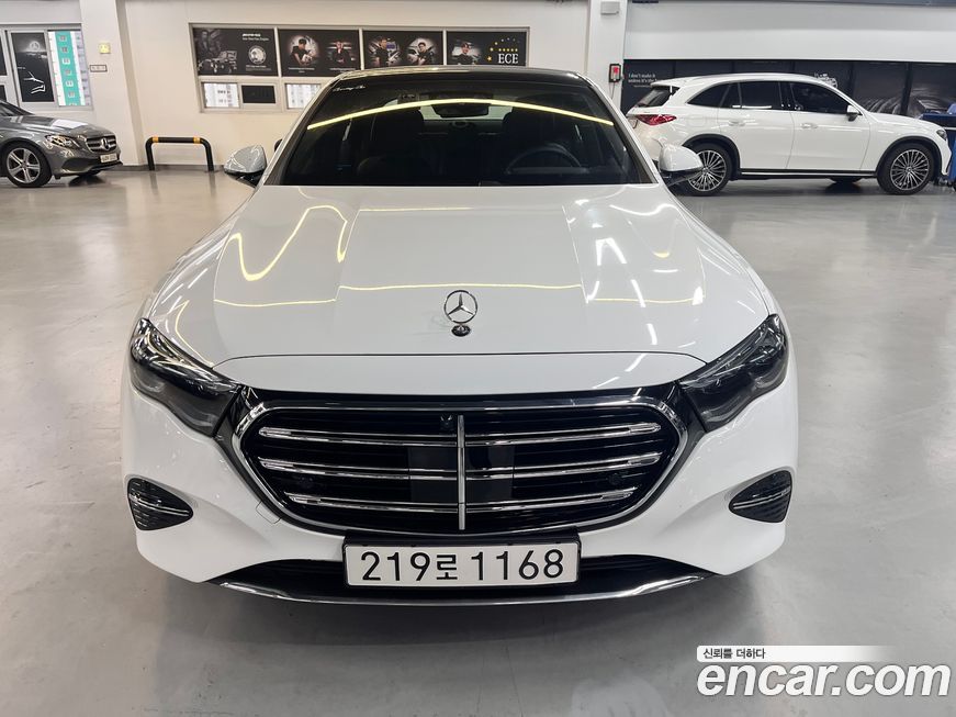 Mercedes-Benz E-Class E300 4MATIC Exclusive, 2025
