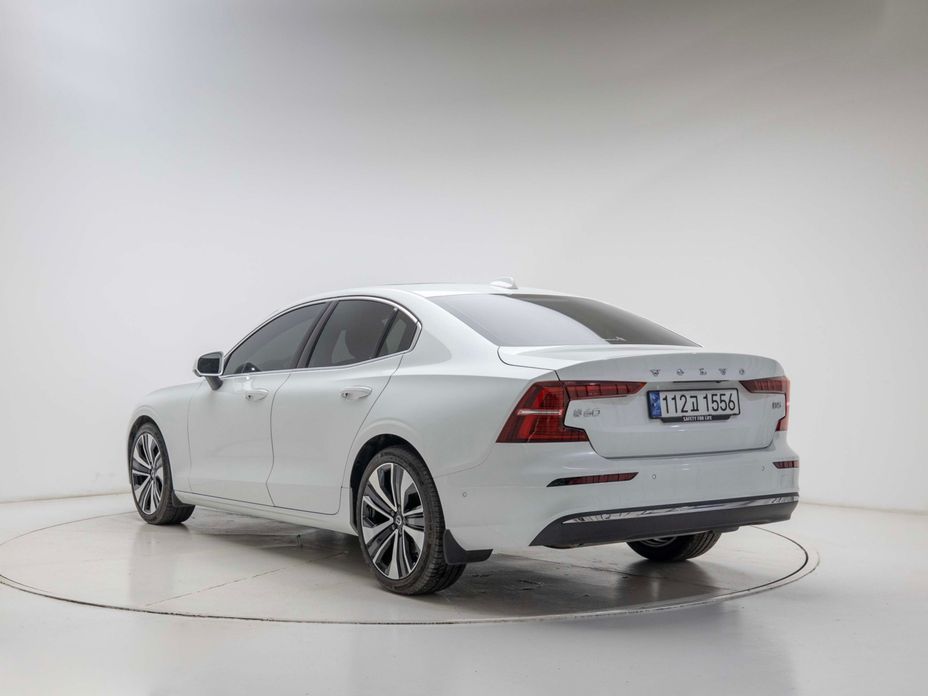 Volvo S60 B5 Ultimate Bright, 2024