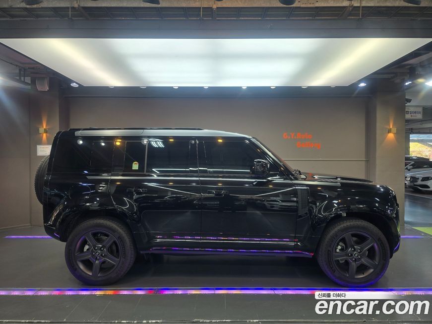 Land Rover Defender 110 P300 X-Dynamic SE, 2025