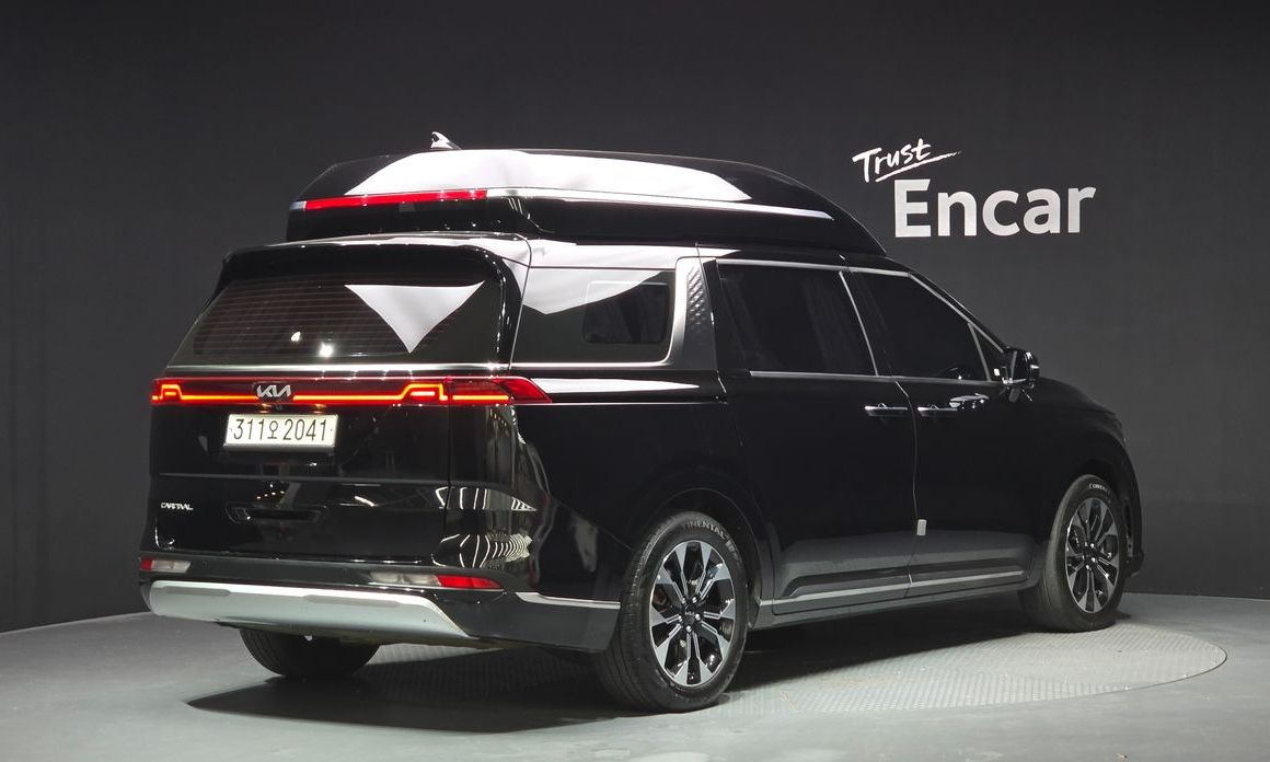 Kia Carnival 7-Seater Hi-Limousine, 2023