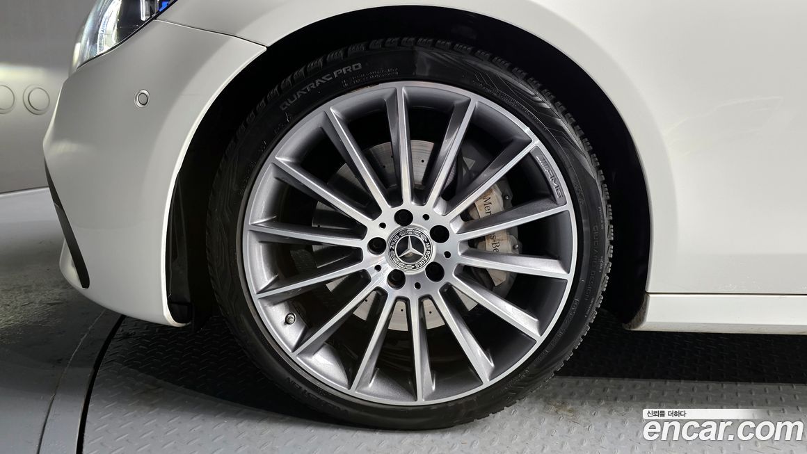 Mercedes-Benz E-Class E350 4MATIC AMG Line, 2022