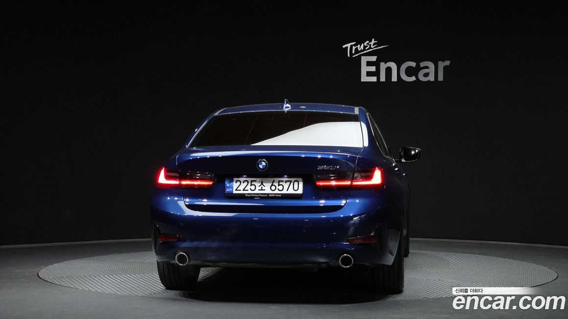 BMW 3-Series 320i, 2022