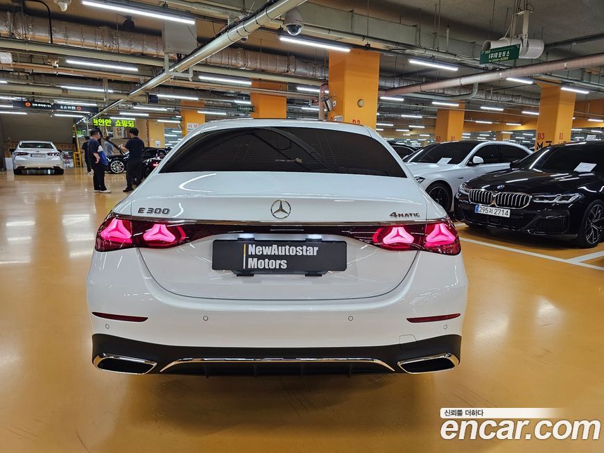 Mercedes-Benz E-Class E300 4MATIC AMG Line, 2024