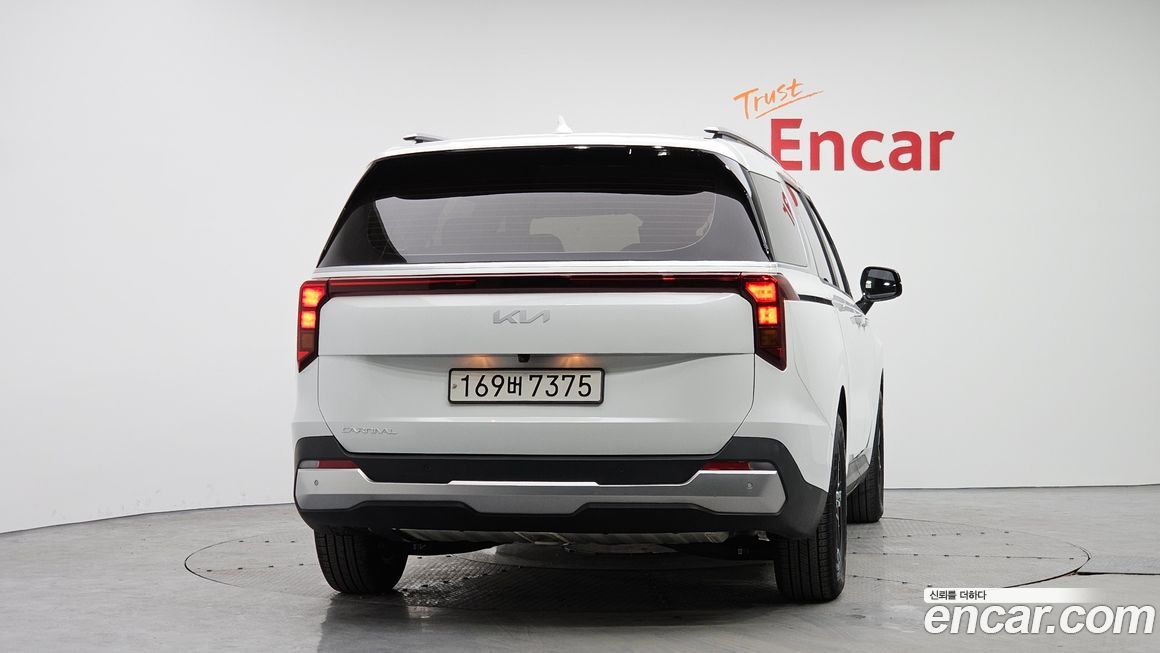 Kia Carnival 9-Seater Prestige, 2024