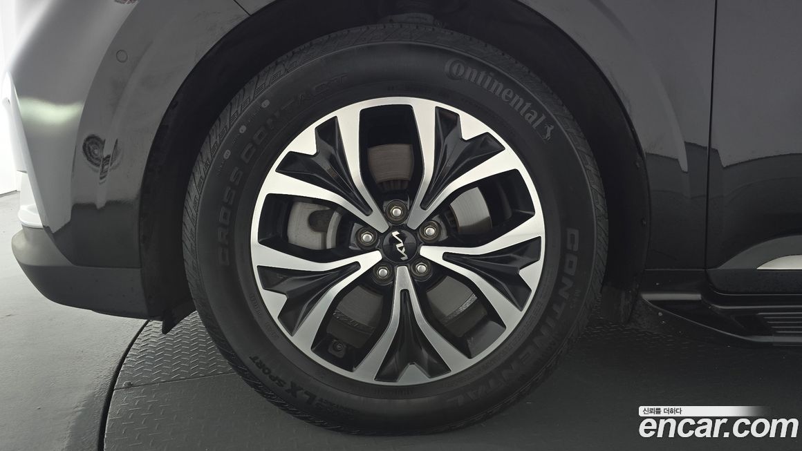 Kia Carnival 11-Seater Signature, 2023