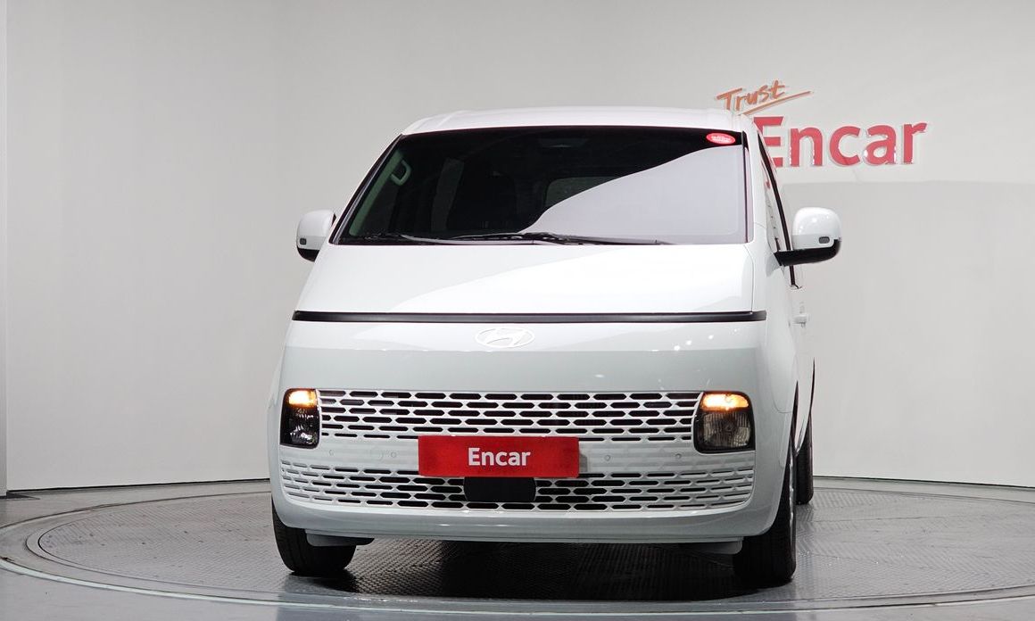 Hyundai Staria Tourer 9-Seater, 2025