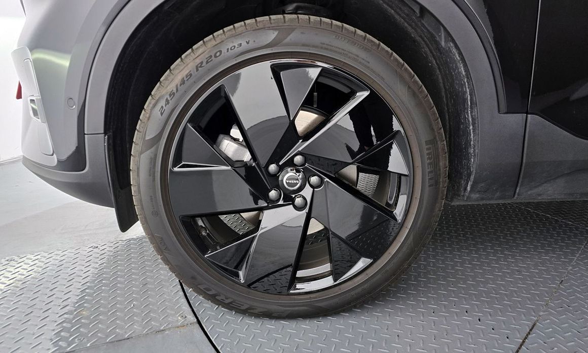 Volvo XC40 B4 Black Edition, 2025