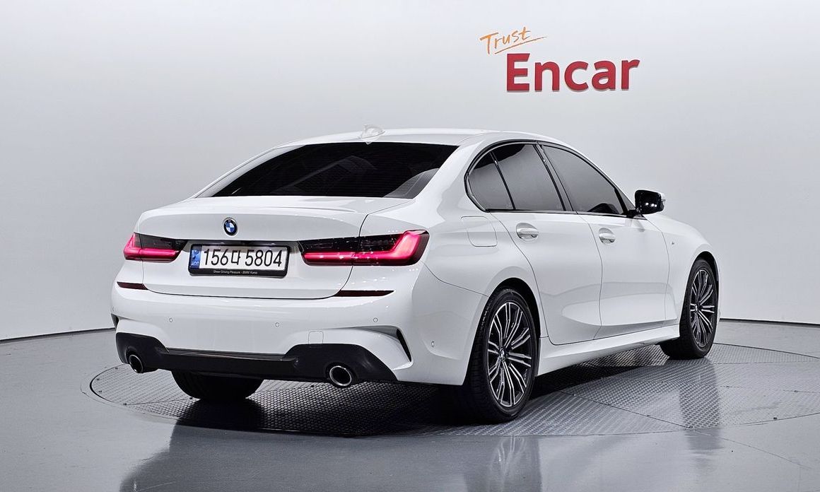 BMW 3-Series 320i M Sport, 2022