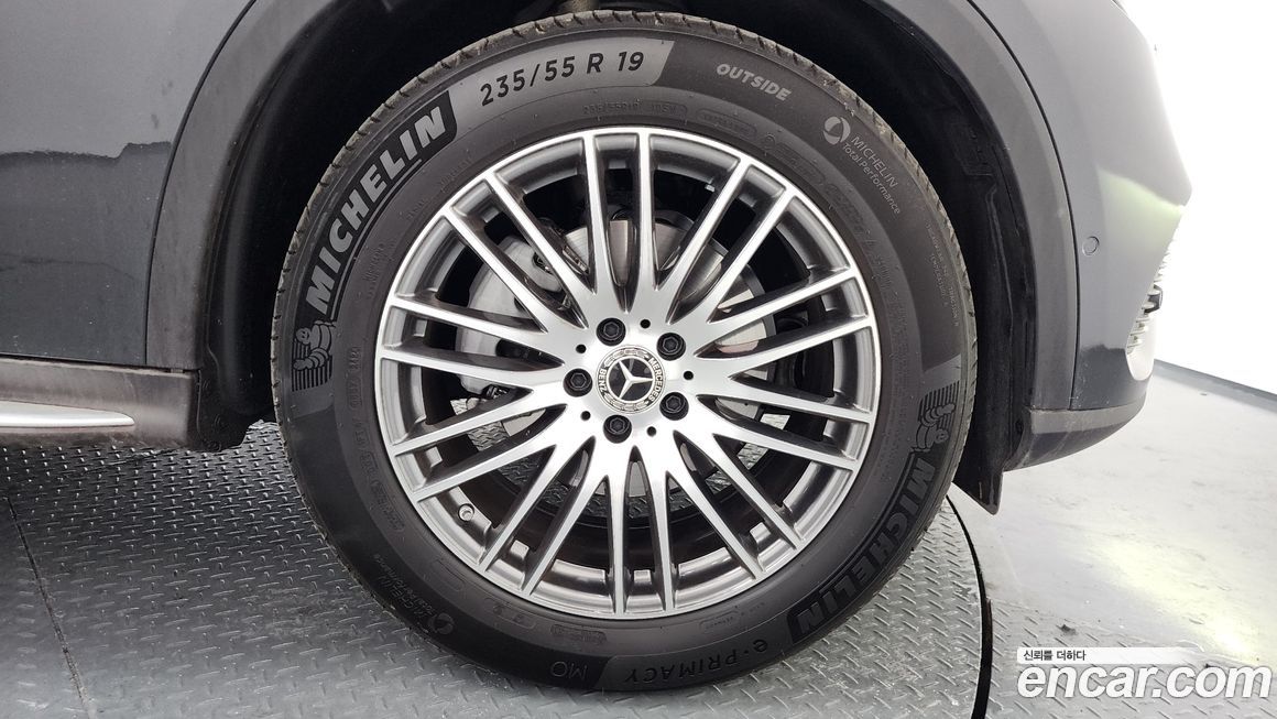 Mercedes-Benz GLC-Class GLC300 4MATIC Avnatgarde Coupe, 2025