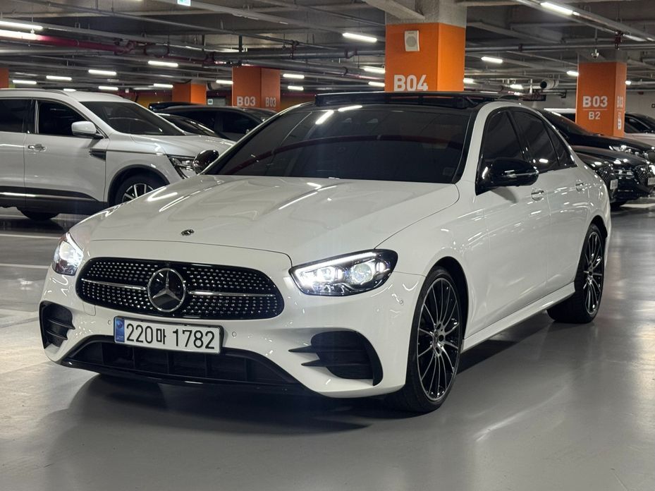 Mercedes-Benz E-Class E350 4MATIC AMG Line, 2023