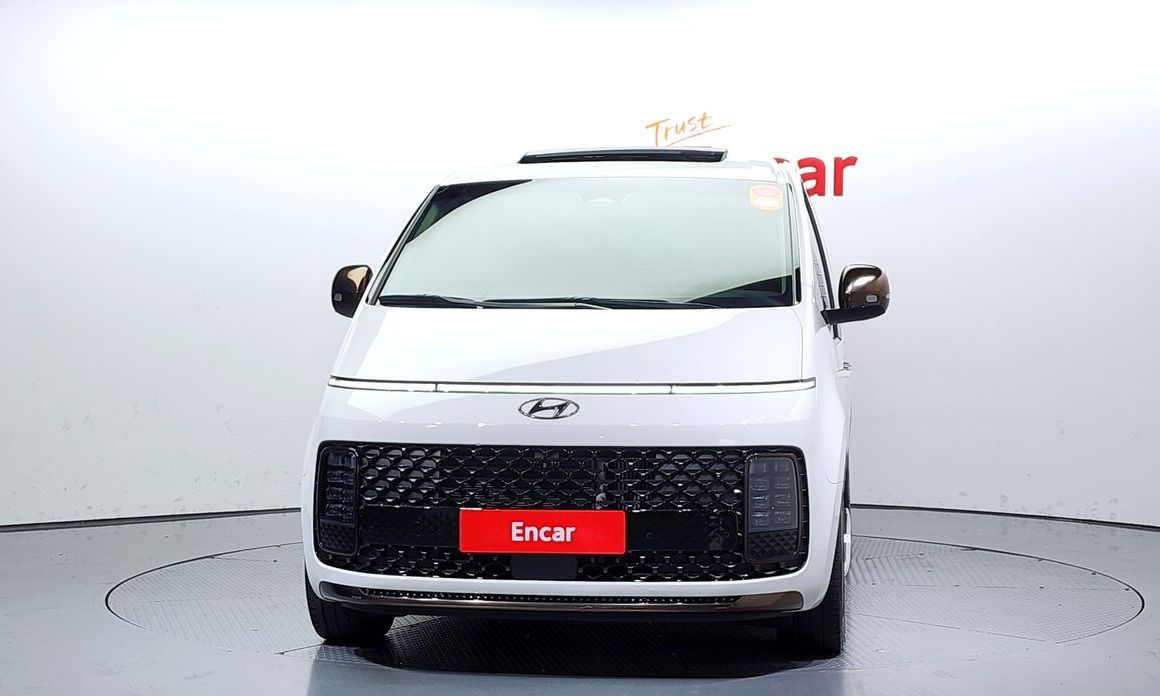 Hyundai Staria 4WD Lounge 9-Seater, 2023