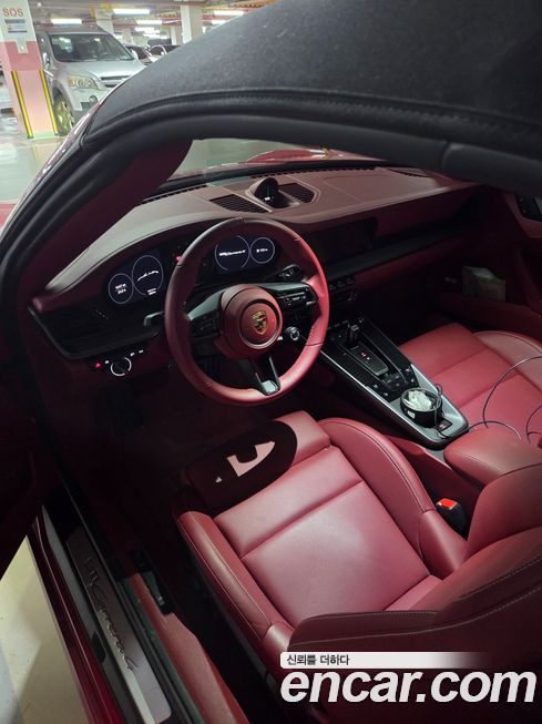 Porsche 911 Carrera 4 Cabriolet, 2024