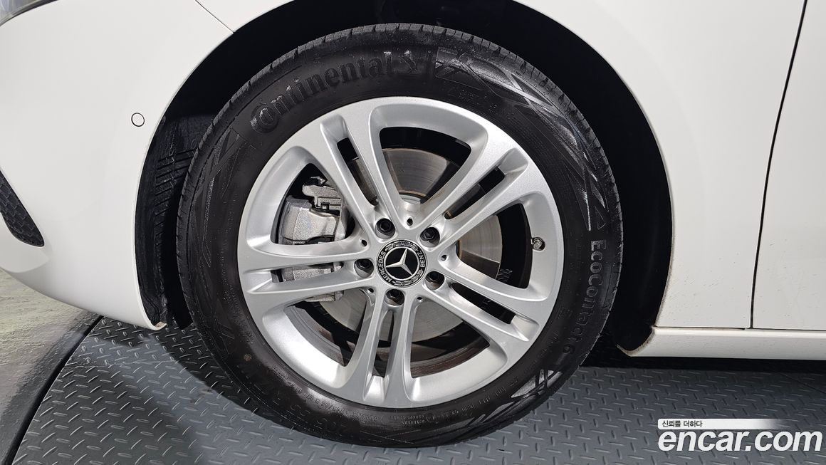 Mercedes-Benz A-Class A220 Hatchback, 2026