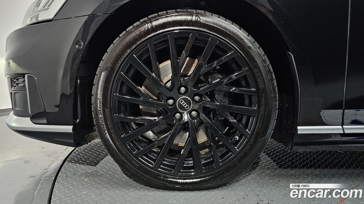Audi A8 55 TFSI Quattro LWB, 2021