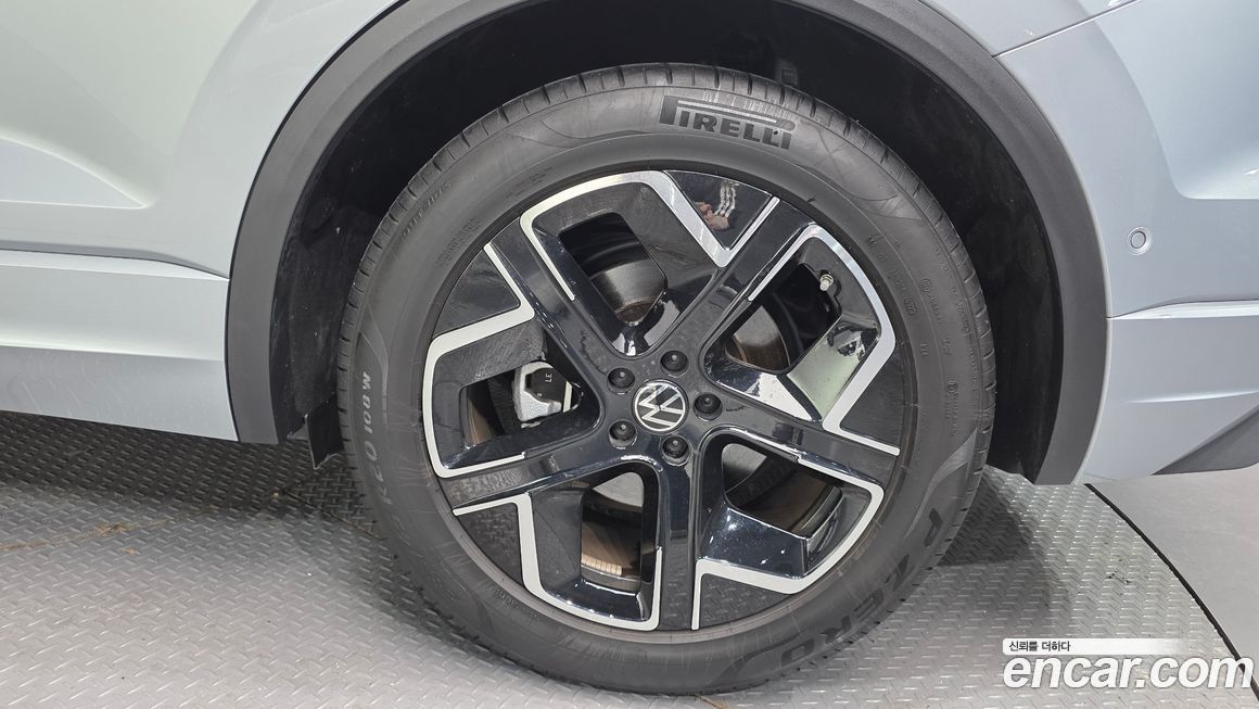 Volkswagen Touareg 3.0 TDI Prestige, 2024