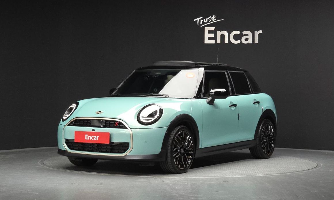 Mini Cooper 5 Door Favoured, 2025