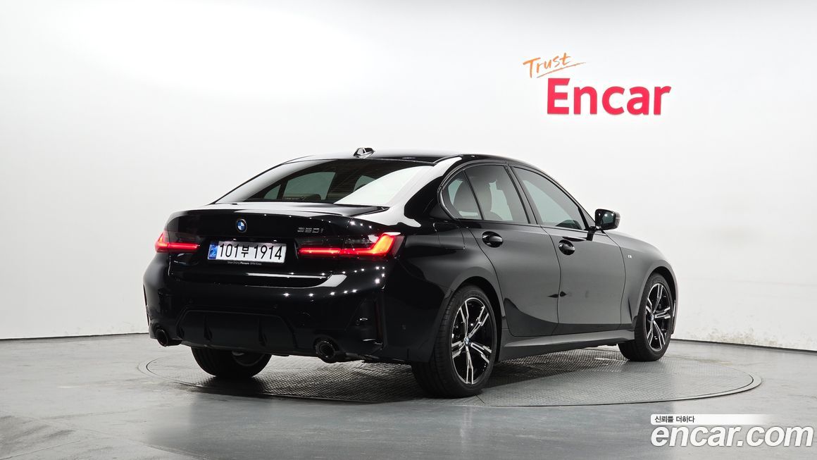 BMW 3-Series 320i M Sport, 2024