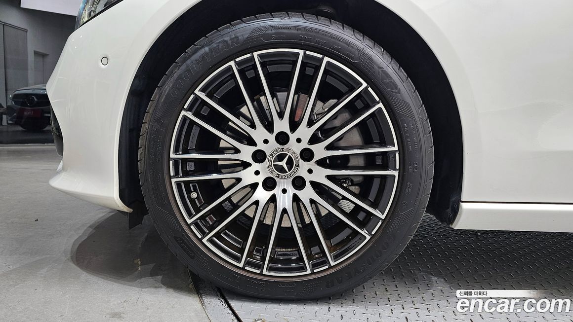 Mercedes-Benz C-Class C200 4MATIC Avantgarde, 2022