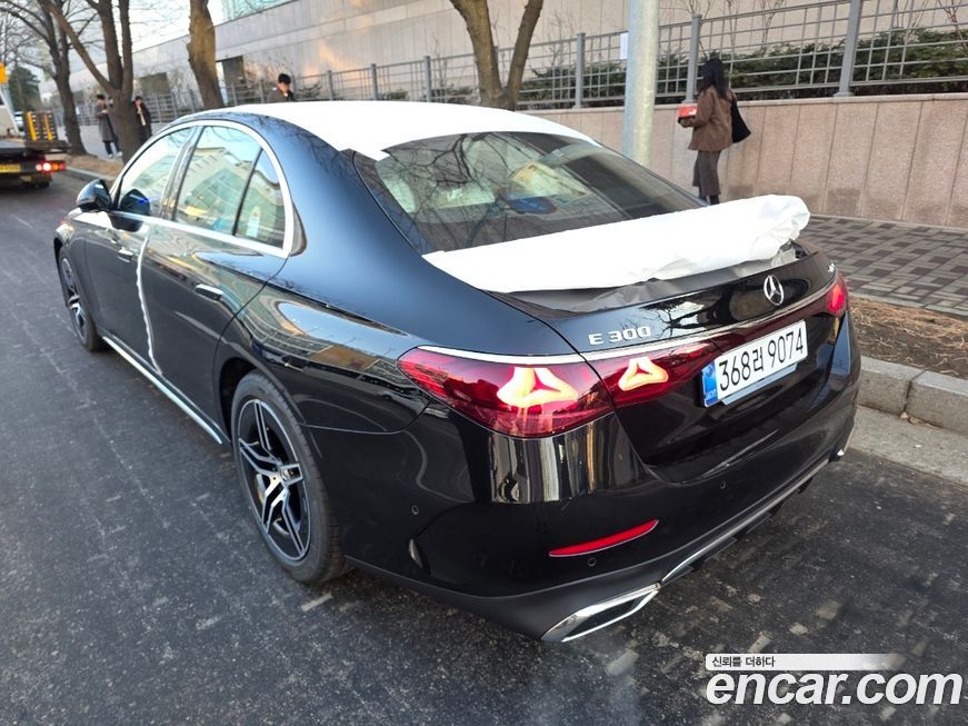 Mercedes-Benz E-Class E300 4MATIC AMG Line, 2026