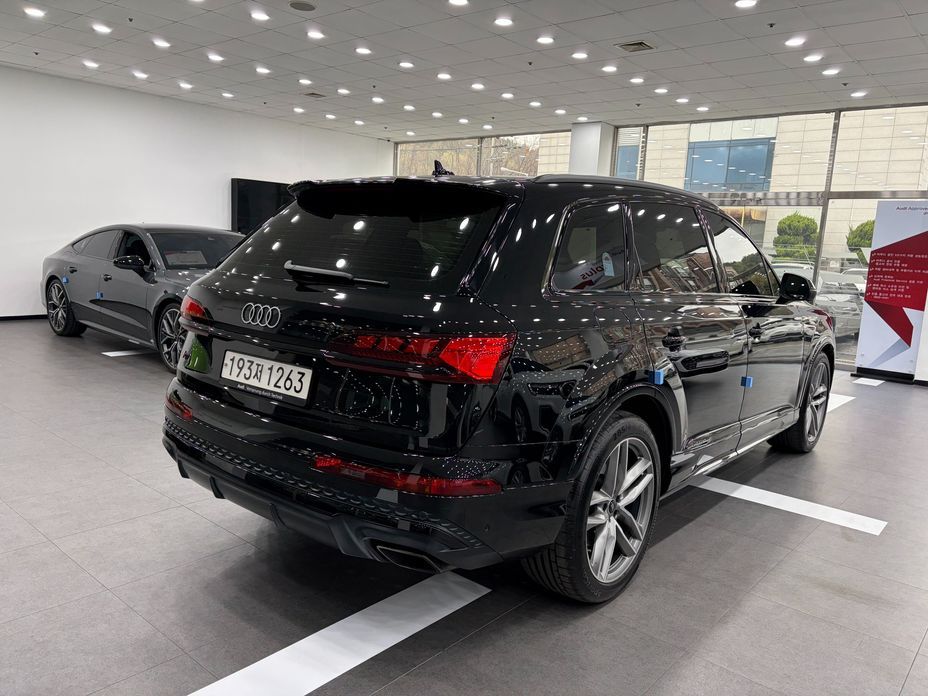 Audi Q7 55 TFSI Quattro Premium, 2025